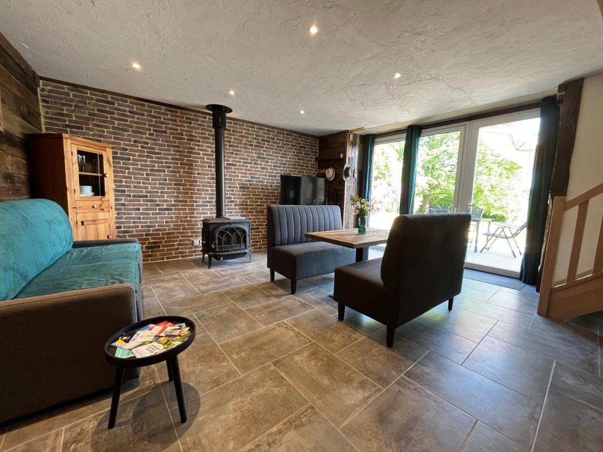 Maison D'Hote Avec Sauna Et Jacuzzi A La Campagne Les Portes du Coglais Esterno foto