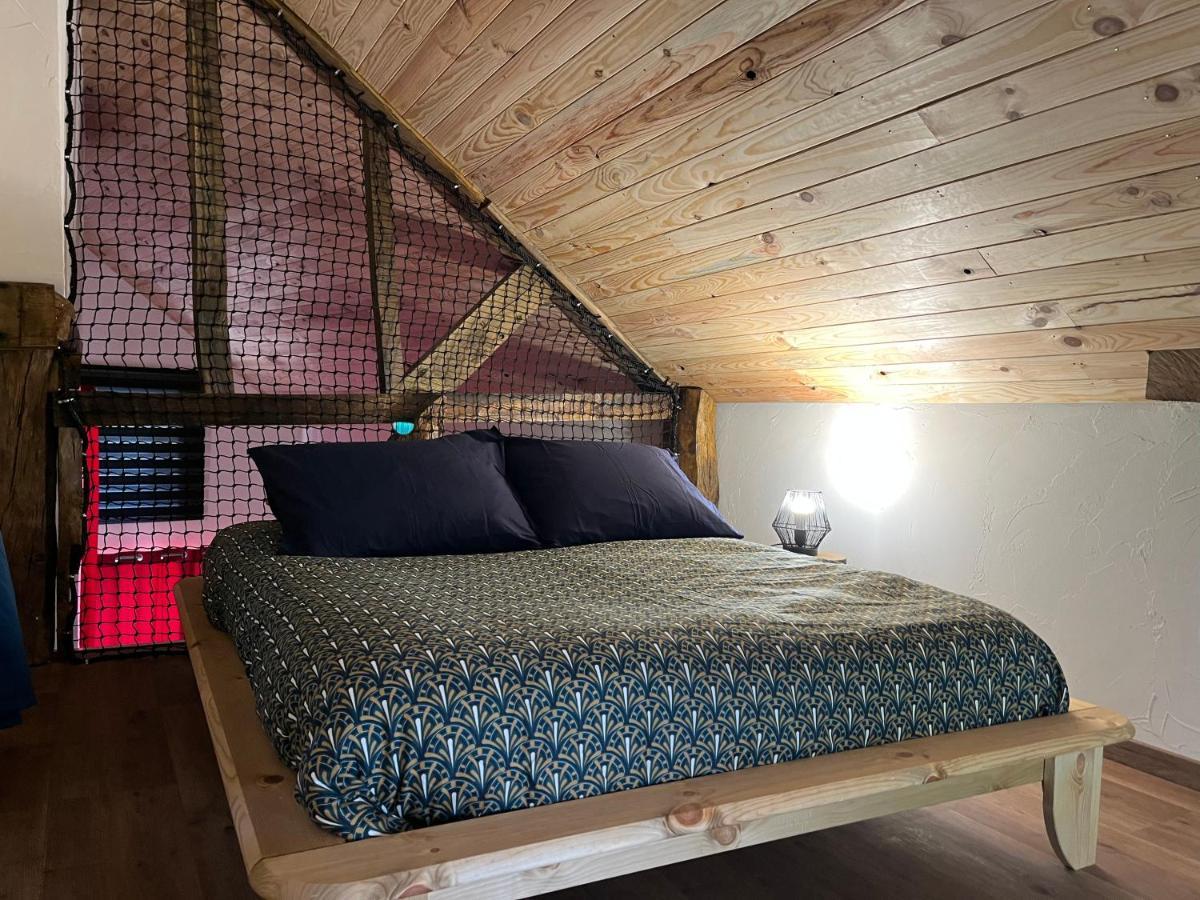 Maison D'Hote Avec Sauna Et Jacuzzi A La Campagne Les Portes du Coglais Esterno foto