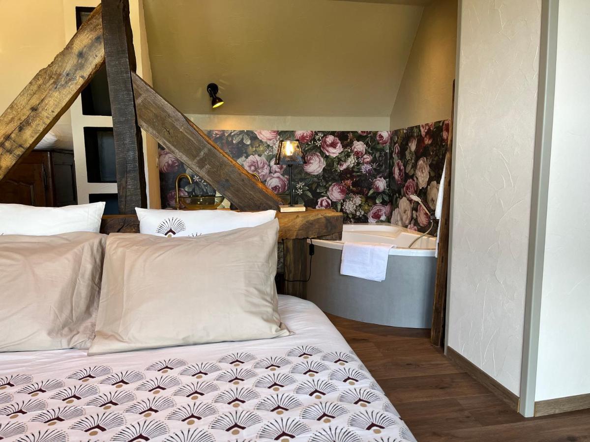 Maison D'Hote Avec Sauna Et Jacuzzi A La Campagne Les Portes du Coglais Esterno foto